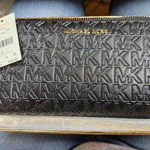 Michael Kors Jet Set Signature Logo Travel Continental Wallet